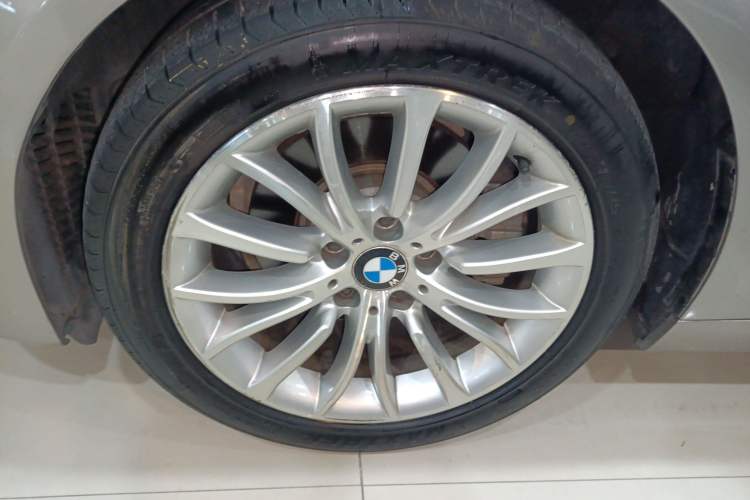 Used BMW 5 Series 2014 525Li Luxury Design Package
