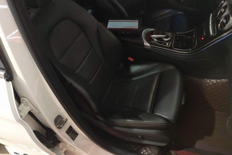 Used Mercedes-Benz GLC 2017 GLC 260 4MATIC Luxury Model
