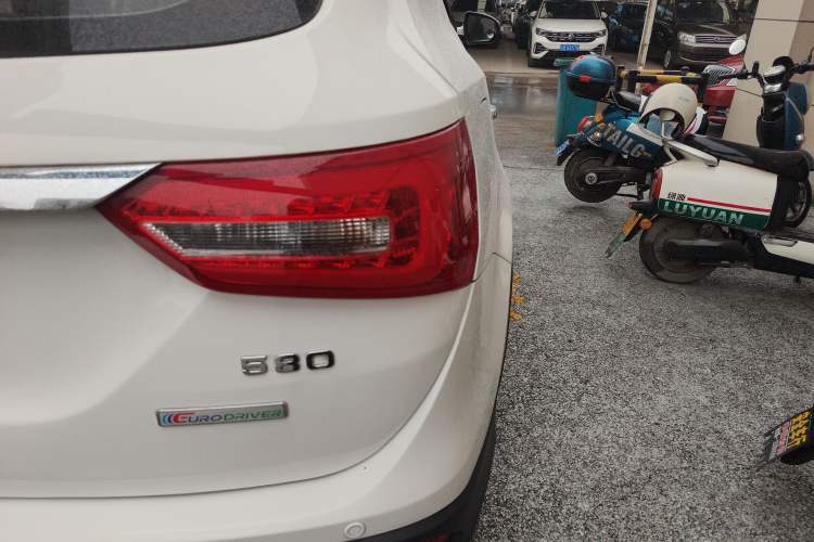 Used Dongfeng Fengon 580 2016 1.5T Manual Luxury Version