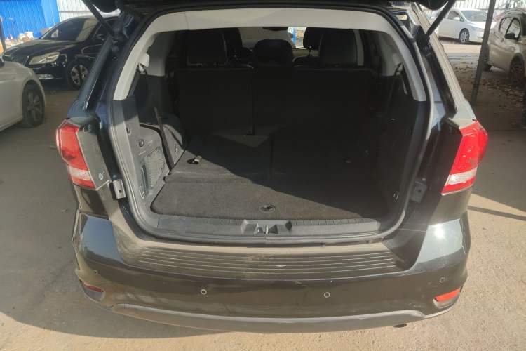 Used Dodge Journey 2013 2.4L Two-Wheel Drive Luxury Version
