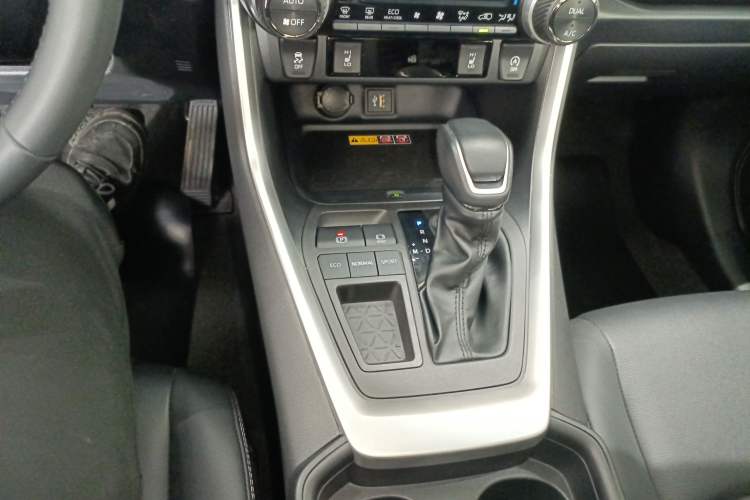 Used Toyota RAV4 2023 2.0L CVT Two-Wheel Drive Fashion Plus Edition