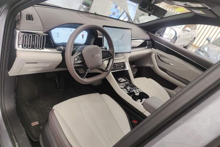 Used BYD Song PLUS New Energy 2025 EV 520km Premium Version
