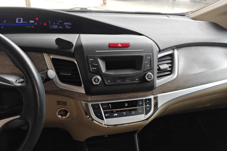 Used Honda Jade 2017 1.8L automatic Comfort version 5 seats
