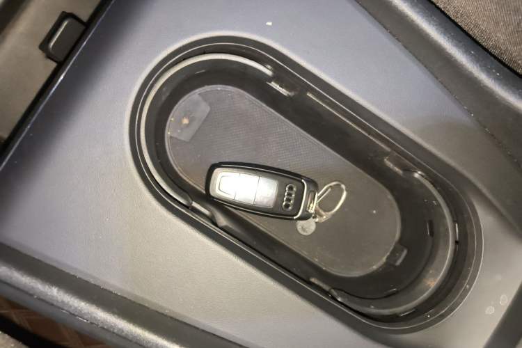 Used Audi Q5 e-tron 2023 40 e-tron Shining Edition Mecha Kit
