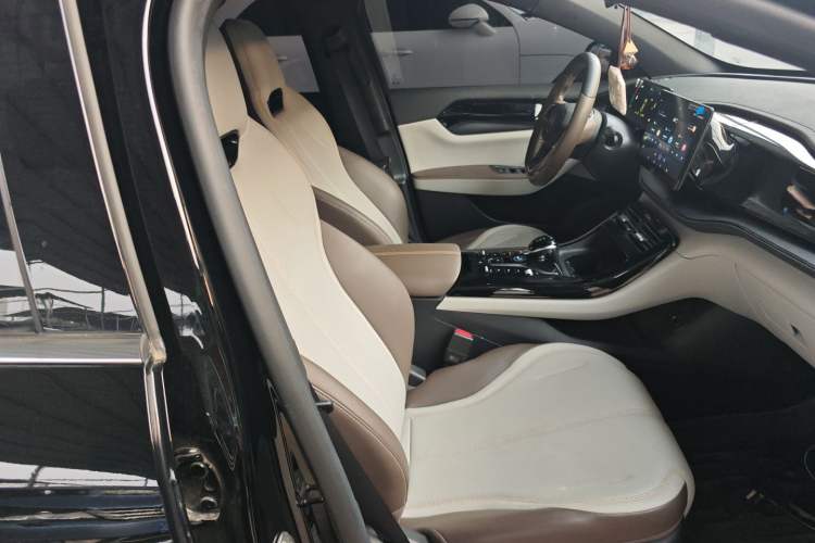 Used BYD Qin PLUS 2024 HONOR Edition DM-i 55KM Leading Model
