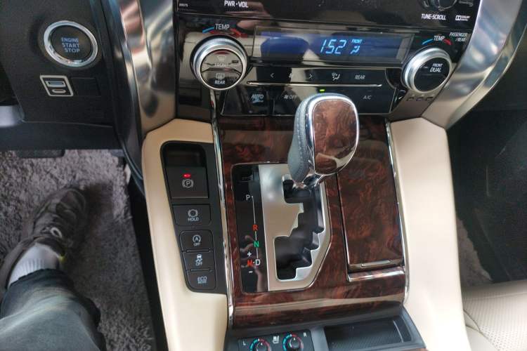 Used Toyota Alphard 2018 Revised Version 3.5L Luxury Edition
