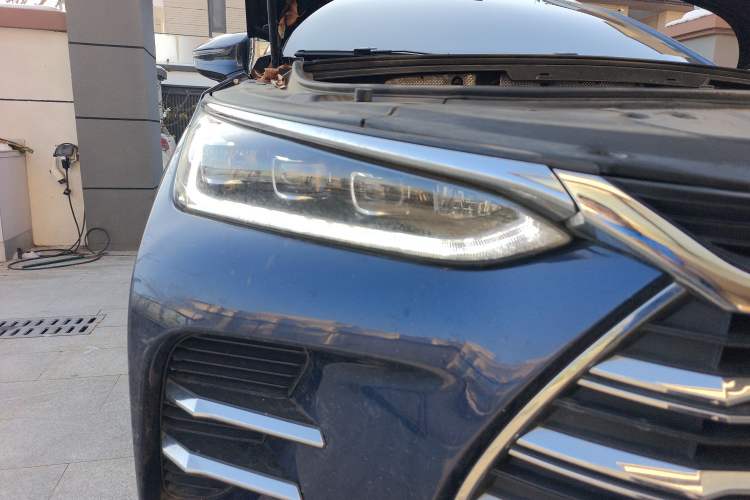 Used BYD Tang New Energy 2019 DM 2.0T All-Wheel Drive Smart Connectivity Enjoyment Model 7 Seats China VI Standard