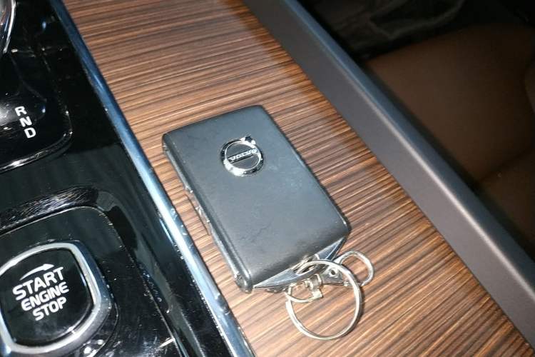 Used Volvo XC60 2023 B5 4x4 Smart Luxury Edition
