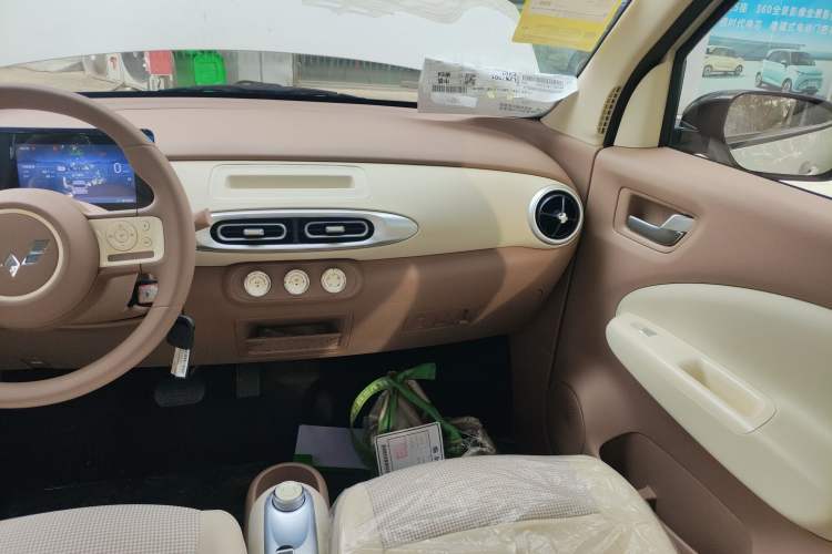 Used Wuling Hongguang MINIEV 2025 Four-Door Version Advanced Edition
