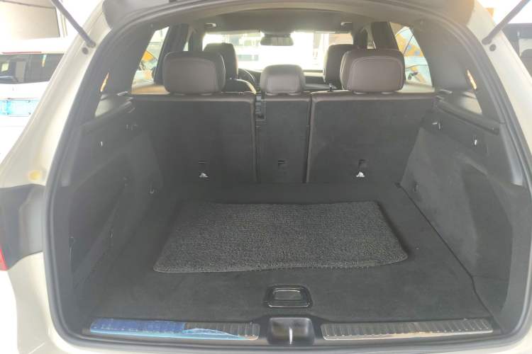 Used Mercedes-Benz GLC 2016 GLC 260 4MATIC Luxury Model
