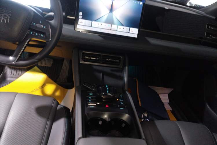 Used BYD Qin L 2025 DM-i Smart Drive 120KM Leading Model
