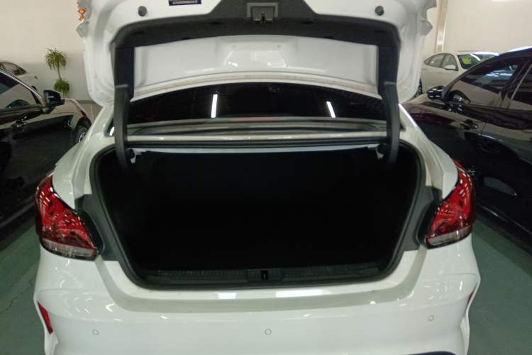 Used MG 5 2022 180 DVVT CVT Youth Luxury Edition
