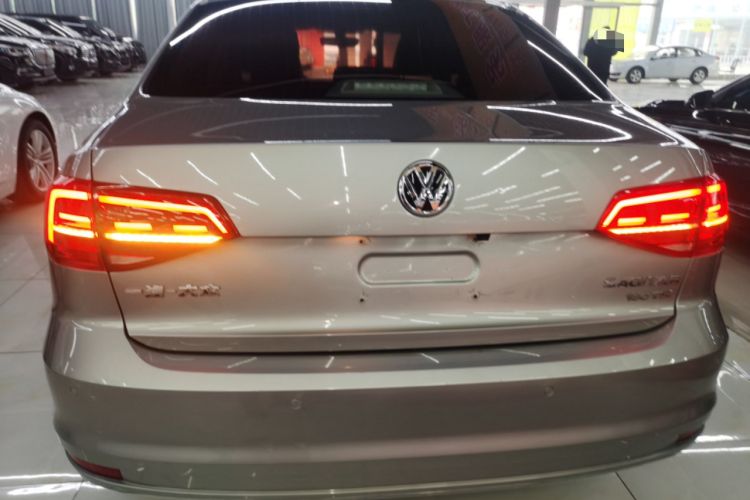 Used Volkswagen Sagitar 2017 180TSI Automatic Luxury Edition
