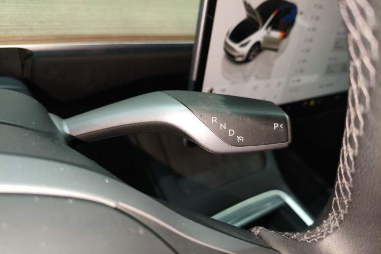 Used Tesla Model Y 2022 Rear-Wheel-Drive Version
