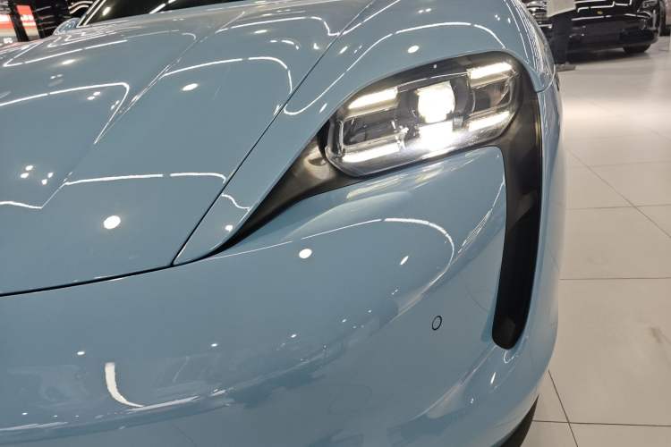 Used Porsche Taycan 2022-Year Updated Taycan
