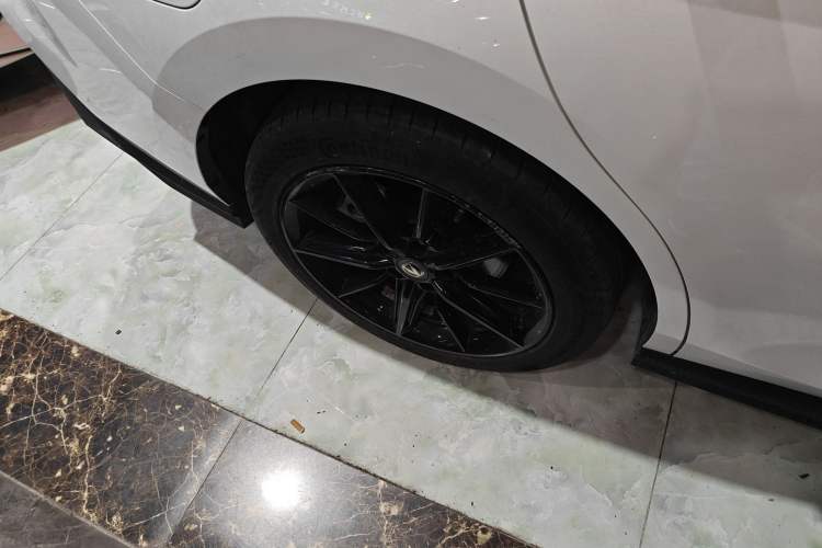 Used Changan UNI-V iDD 2023 Zhidian iDD 1.5T 113km Smart & Fun Version (Rapid Edition)
