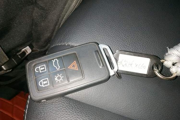 Used Volvo XC60 2017 T5 AWD Smart Upgrade Edition
