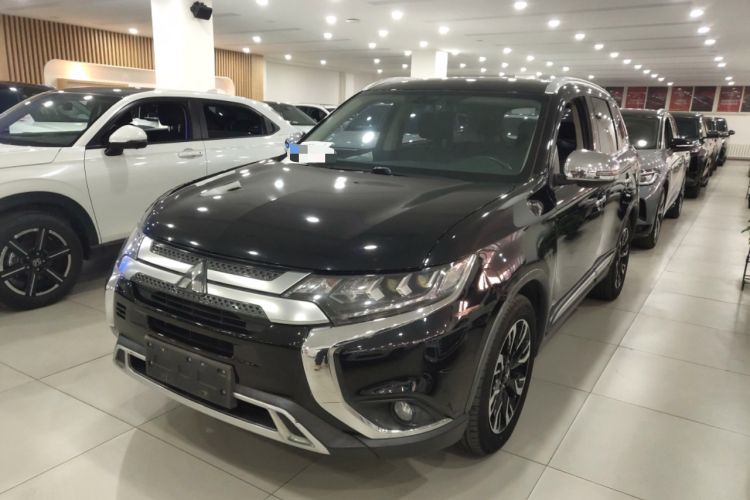 Used Mitsubishi Outlander 2019 2.4L 4x4 Zhi Xiang Edition 5 Seats China V Emission Standard
