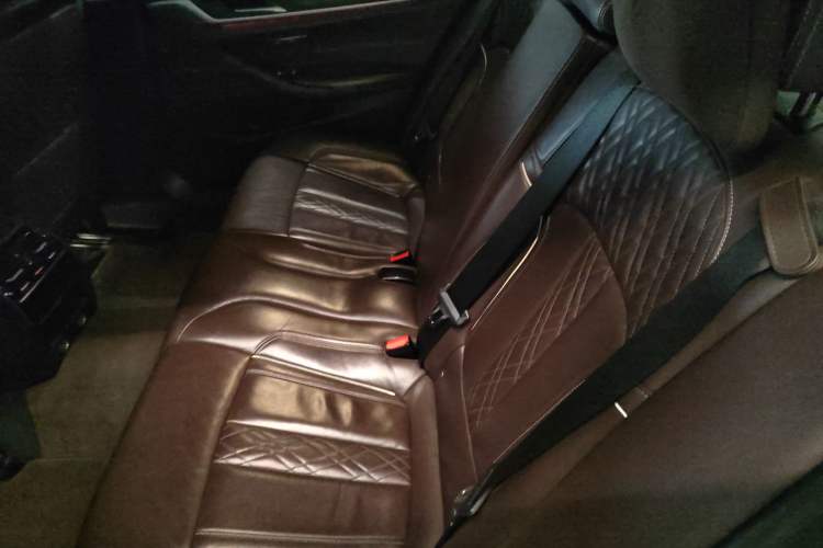 Used BMW 5 Series 2019 530Li Leading Model Luxury Package
