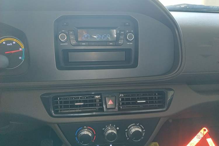 Used Ruichi EC71 2024 EC71L Cargo Pioneer I Model 41.85 kWh
