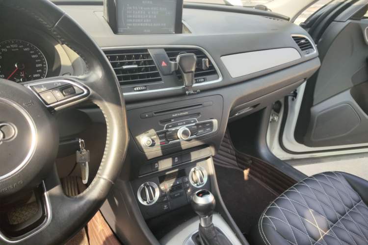 Used Audi Q3 2015 30 TFSI Ambition Edition