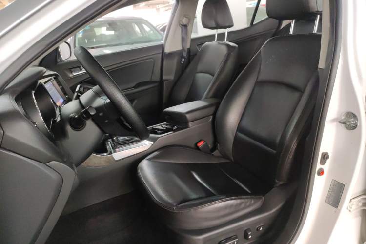 Used Kia K5 2015 2.0L Automatic LUX
