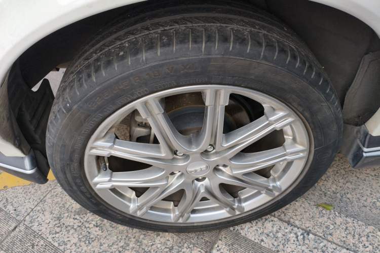 Used Infiniti ESQ 2014 1.6L Spontaneous Edition
