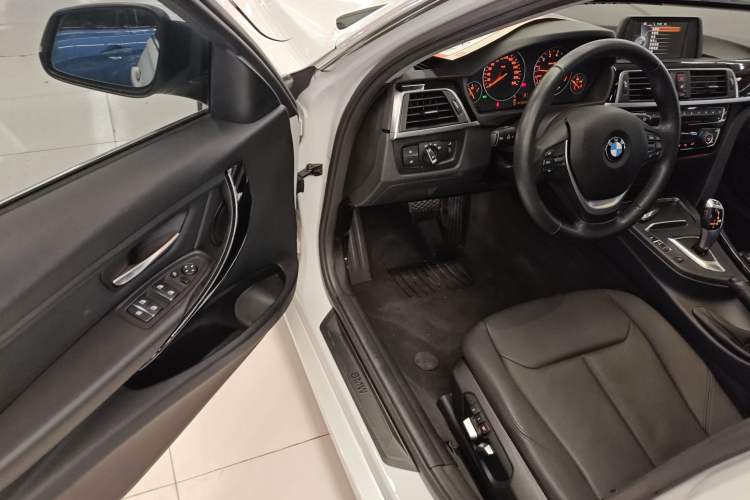 Used BMW 3 Series 2017 320Li Fashion Model
