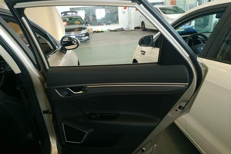 Used Geely Auto Emgrand GS 2016 Elegant Edition 1.8L Manual LingShang Model
