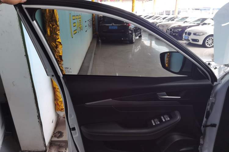 Used Soueast DX8S 2022 1.5T DCT Long-Range Version 7 Seats
