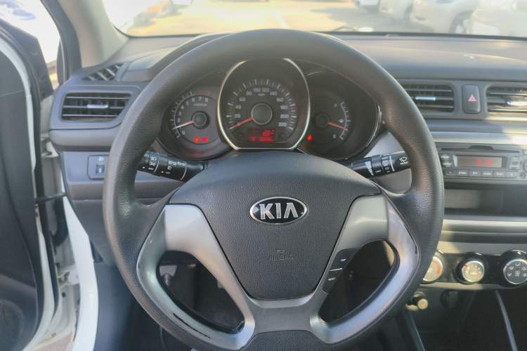 Used Kia K2 2015 Sedan 1.4L MT GLS
