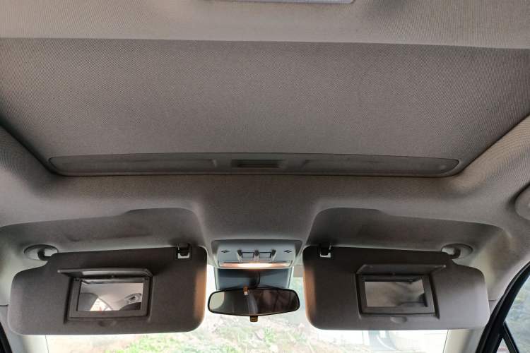 Used Buick Encore 2015 1.4T Automatic Two-Wheel Drive Urban Elite Version