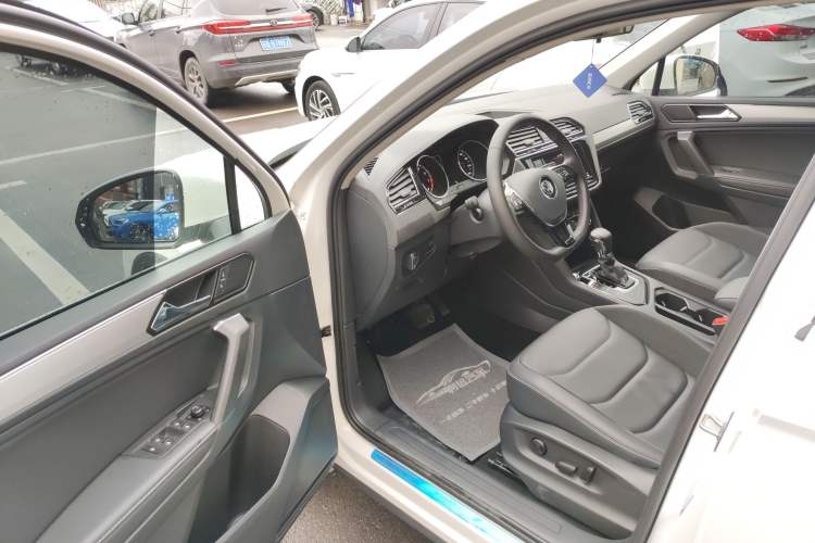 Used Volkswagen Tiguan L 2019 330TSI Automatic Two-Wheel Drive Panoramic Comfort Edition China VI Standard