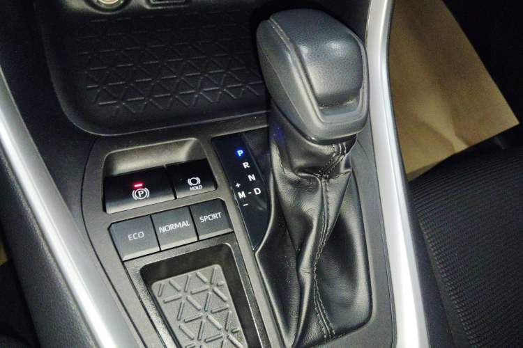 Used Toyota RAV4 2023 2.0L CVT Two-Wheel Drive Urban Edition
