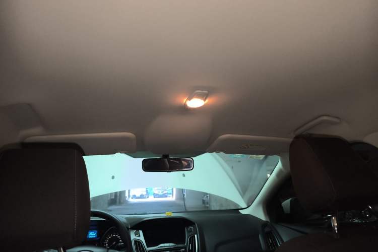 Used Ford Focus 2018 Hatchback Classic 1.6L Automatic Comfort Plus SmartDrive Edition
