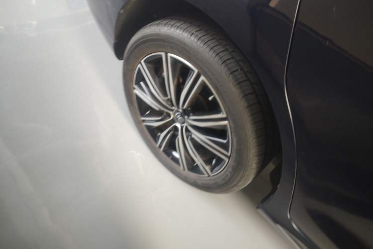 Used BYD Song MAX New Energy 2019 DM 1.5T Smart Connect Zhiyao Model 6 Seats China VI Standard
