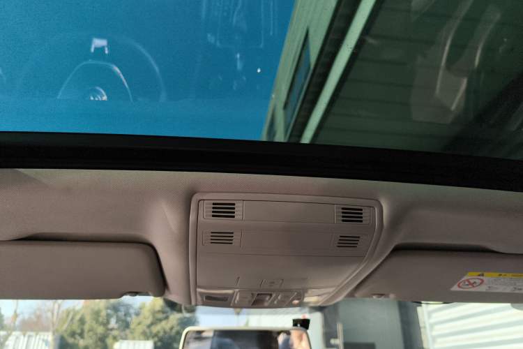 Used Volkswagen Magotan 2017 330TSI DSG Leading Model
