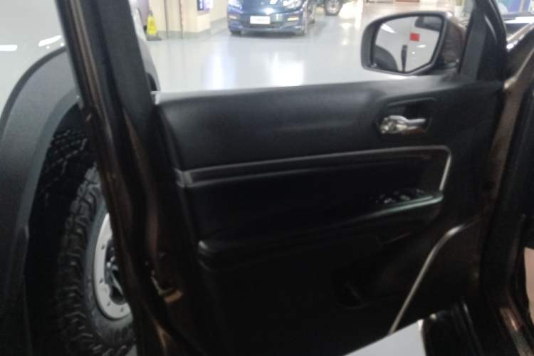 Used  Grand Commander 2018 2.0T Four-Wheel Drive Premium Navigation Version China V
