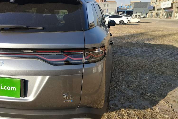 Used BYD Song L DM-i 2025 Intelligent Driving Version 160 km Beyond-Range Type
