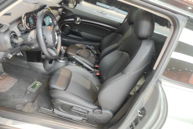 Used  MINI 2022 1.5T COOPER Classic Edition