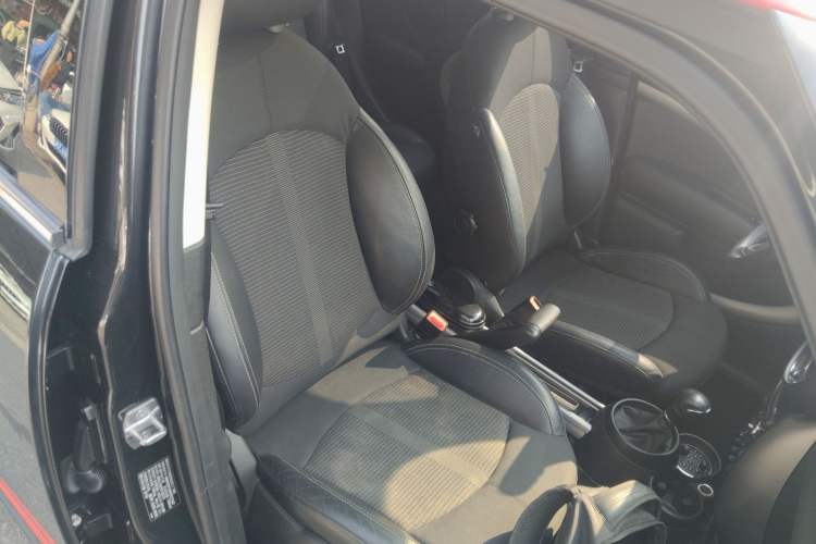 Used  Countryman 2014 1.6L COOPER Fun
