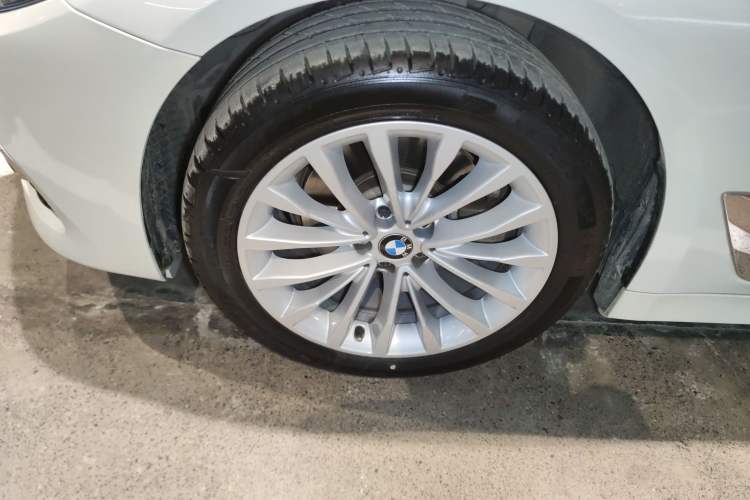 Used BMW 5 Series 2019 525Li Luxury Package
