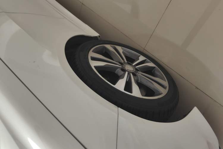 Used Mercedes-Benz E-Class 2015 Facelift E 200 L Sport Edition
