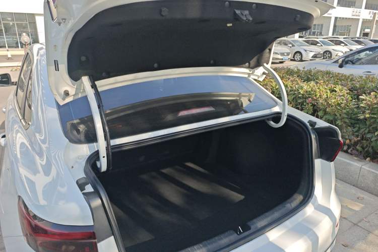 Used Geely Auto Emgrand 2022 4th Generation 1.5L CVT Luxury Model
