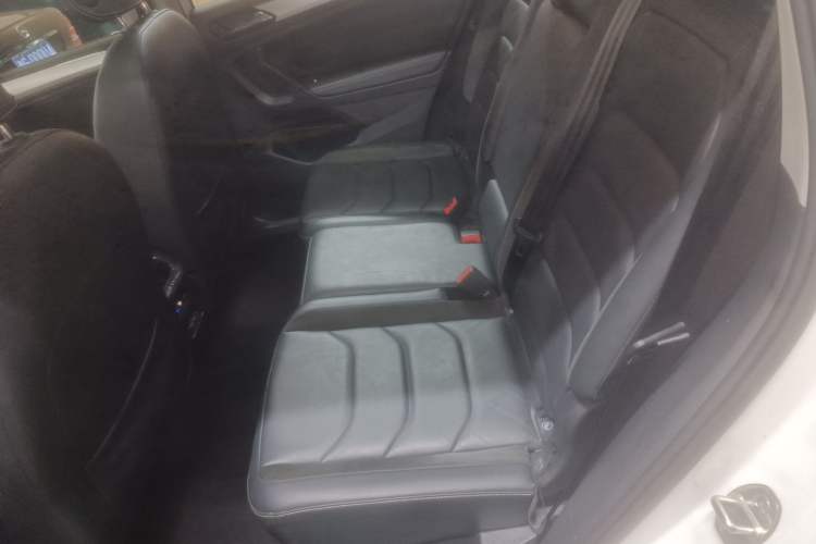 Used Volkswagen Tiguan L 2019 Updated Version 330TSI Automatic Two-Wheel Drive Panoramic Comfort Edition China VI Standard
