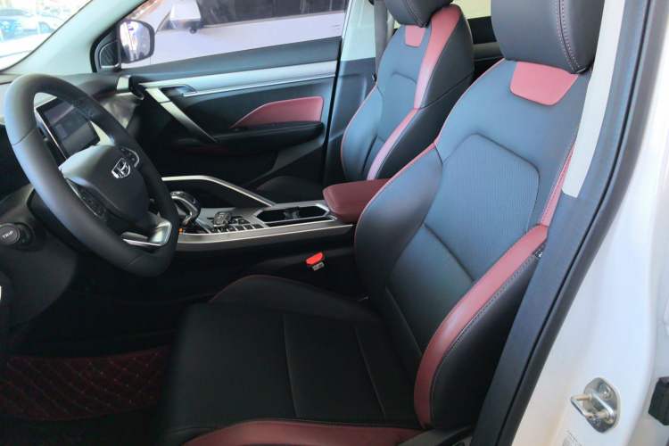 Used Geely Auto Coolray 2020 Facelift 240T DCT Hunter
