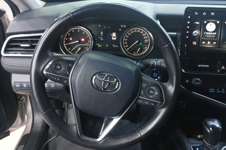 Used Toyota Camry 2021 2.0G Luxury Edition
