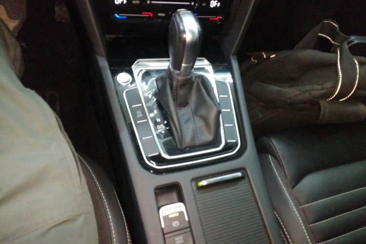 Used Volkswagen Magotan 2020 330TSI DSG Leading Model
