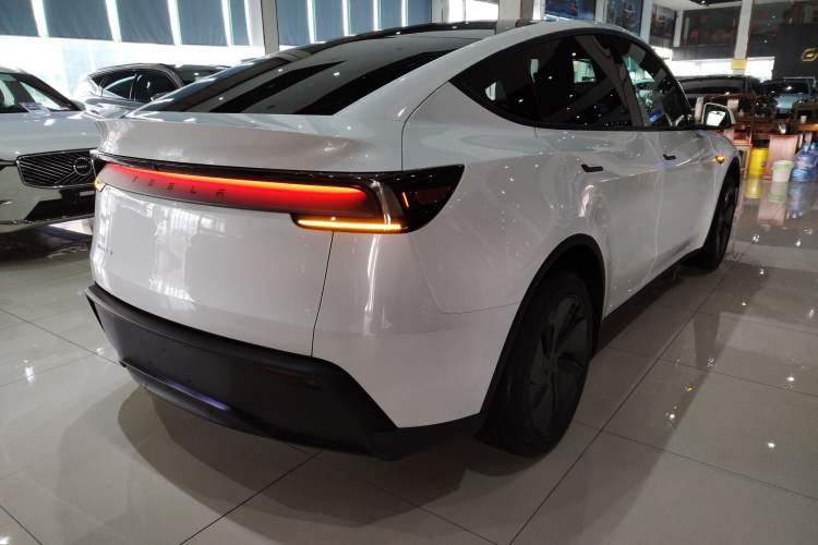 Used Tesla Model Y 2026 Rear-Drive Model