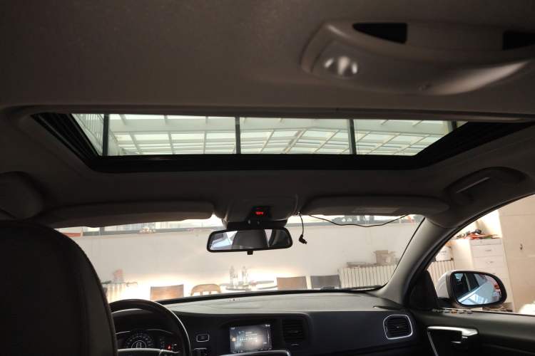 Used Volvo S60 2015 S60L 2.0T Zhiyuan Edition